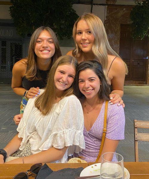 Sophie M 2021 (Sevilla) (2) Sophie M getting tapas with roommates