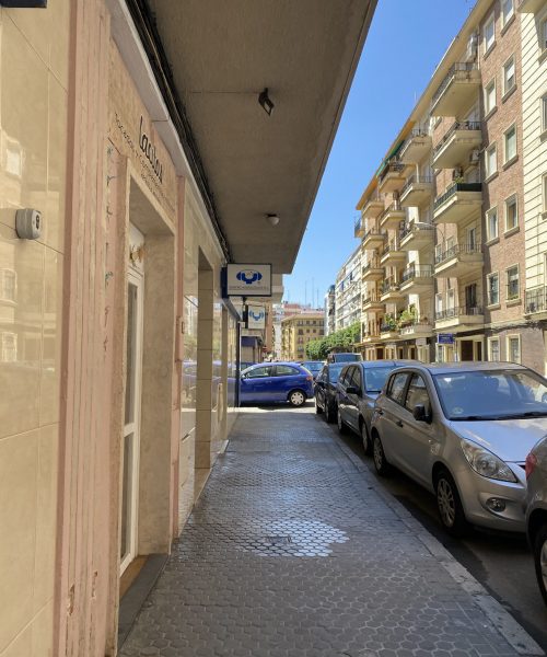 Sophie_M_2021_(Sevilla)_(1) El Centro Audiologico in Los Remedios location