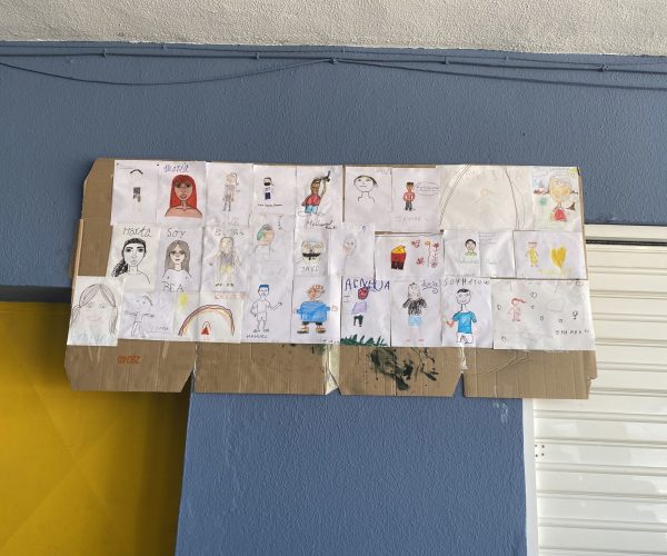 Sophie_M_2021_(Sevilla)_(2) self portraits drawn by summer camp children
